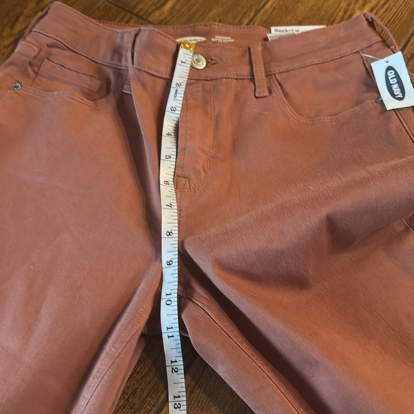 Old Navy Rockstar Super Skinny Mid-Rise Jeans - Picture 6 of 8